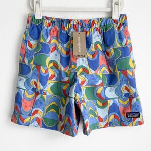 NEW Patagonia Kids' Baggies Shorts 5" Lined in Size Medium (10) Blue Geometric